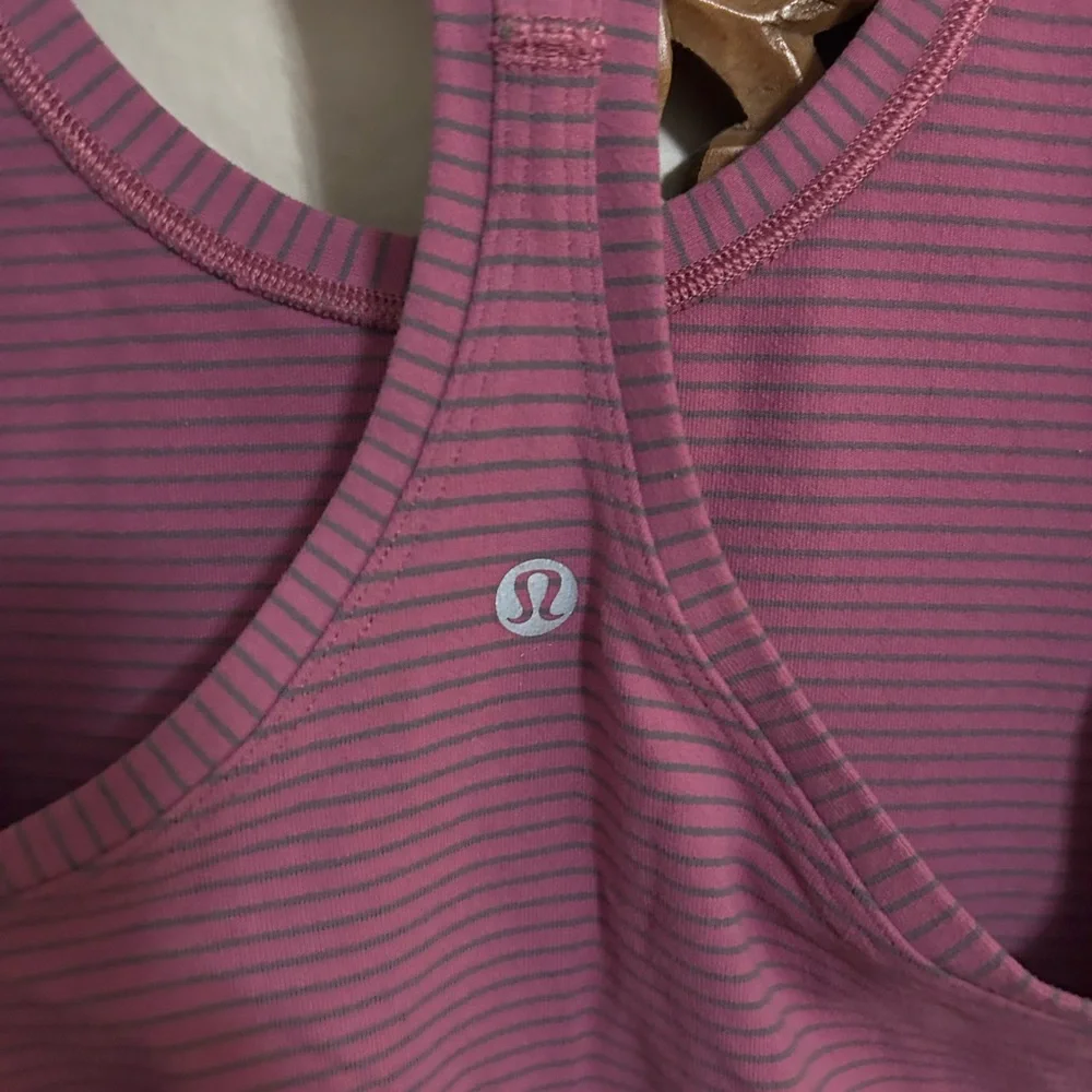 Set of 4 Lululemon tops
